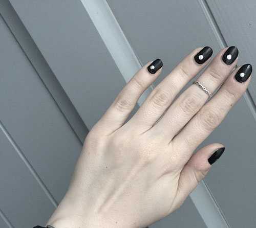 Minimal dot nails: Το πανεύκολο κορυφαίο trend στα νύχια (37)