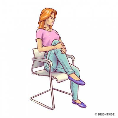 Ασκήσεις για επίπεδη κοιλιά που μπορείτε να κάνετε στην καρέκλα σας (1)