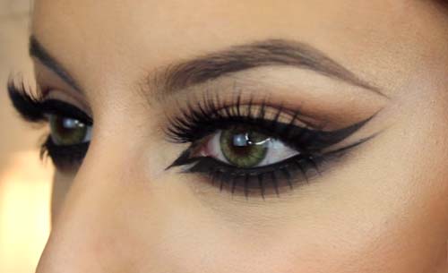 Winged eye makeup (6)