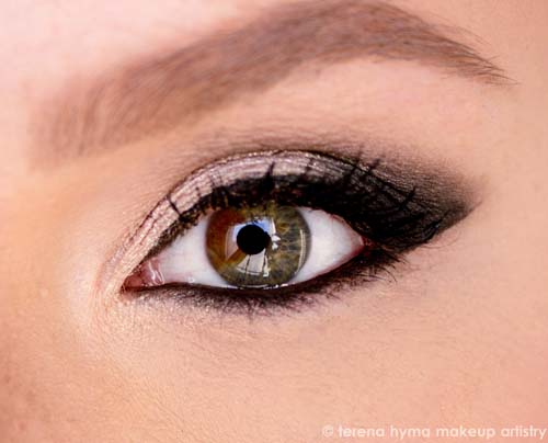 Winged eye makeup (8)