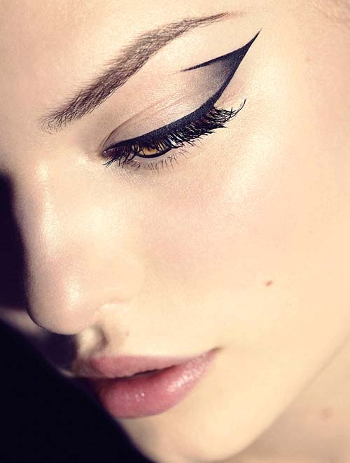 Winged eye makeup (11)