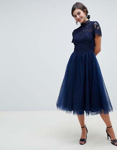 Μπλε σκούρο μίντι φόρεμα με δαντελένιο μπούστο και τούλινη φούστα ιδανικό για πεθερές