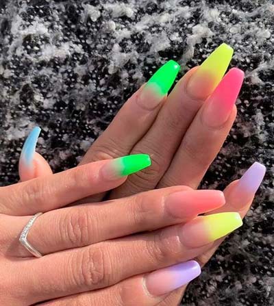 Neon nails - Φωσφοριζέ νύχια (20)