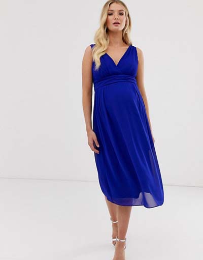 Μίντι αέρινο φόρεμα για εγκύους σε classic blue απόχρωση για καλεσμένη σε γάμο