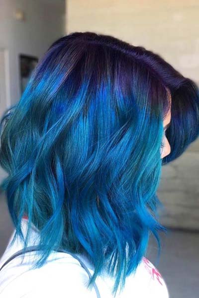 Μπλε μαλλιά με μωβ ρίζες
