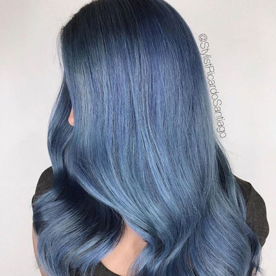Μπλε μαλλιά στο χρώμα του blue jean