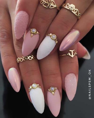 Ροζ - λευκά νύχια στιλέτο με τρισδιάστατα διακοσμητικά