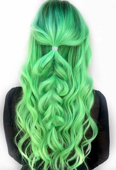 Γοργονέ πράσινο χρώμα μαλλιών
