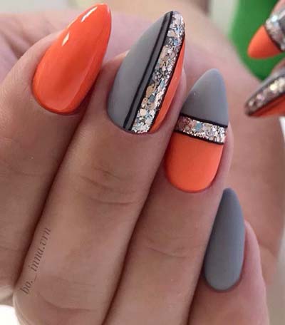Πορτοκαλί με γκρι γραμμικό nail art