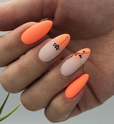 Ματ πορτοκαλί floral nails