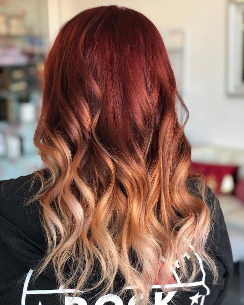 Κόκκινο με χάλκινο και ξανθό όμπρε στα μαλλιά