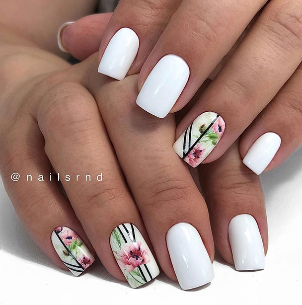 Λευκά νύχια με λουλούδια