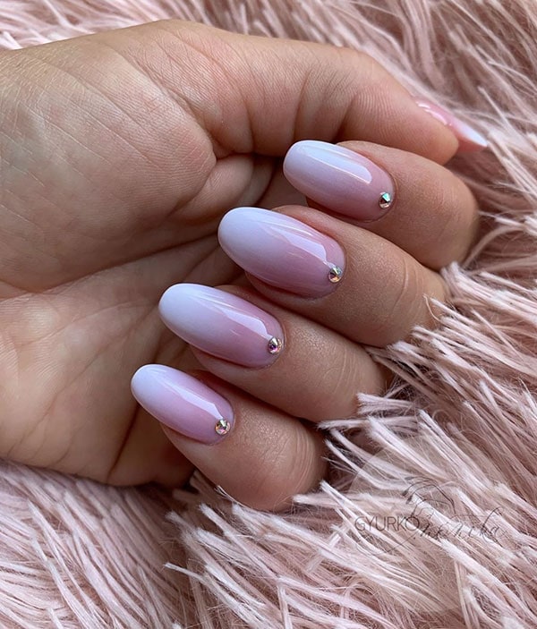 Ροζ babyboomer milky nails
