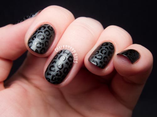 Μαύρα ματ νύχια με glossy leopard σχέδια