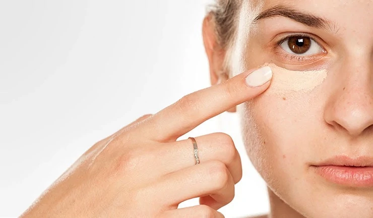 Tips μακιγιάζ για σακούλες κάτω από τα μάτια (2)