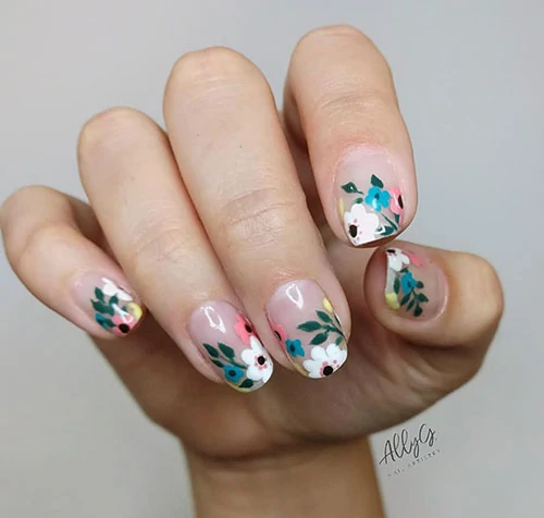 Negative space spring nails με λουλούδια σε άβαφα νύχια