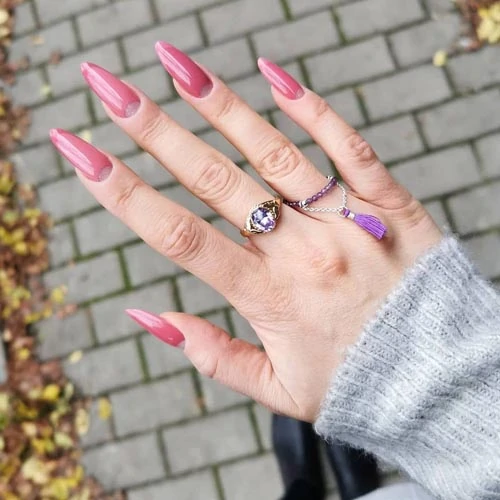 Negative space spring nails ανάποδο γαλλικό με ροζ σκούρα βάση