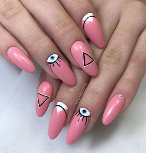 Σκούρα ροζ νύχια με σχέδια