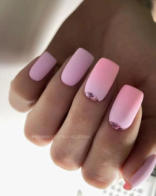 Ombre pink nails με ανάποδο γαλλικό από χρυσόσκονη