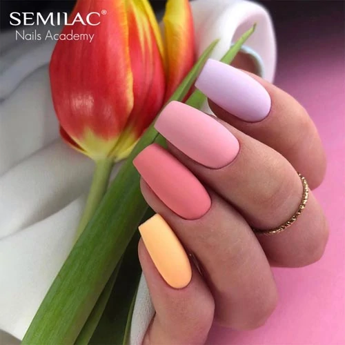 Multicolor nails σε ροζ αποχρώσεις