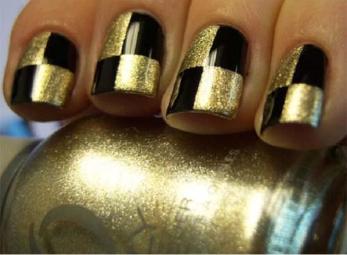 Black & gold chess nails