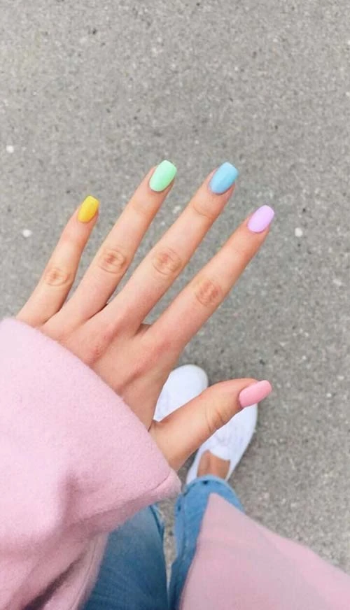 Ανοιξιάτικα pastel nails