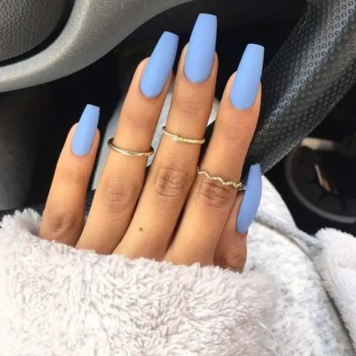 Εντυπωσιακά μακριά νύχια σε μπέιμπι μπλου χρώμα
