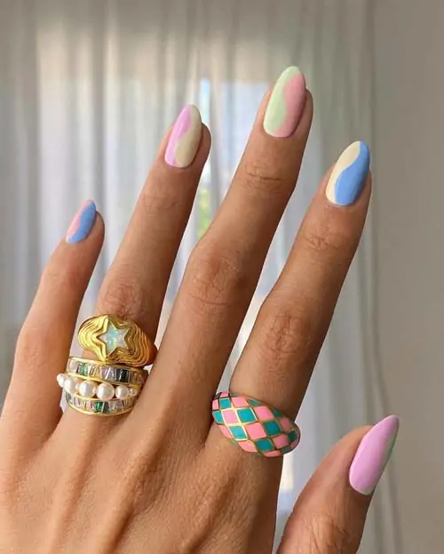 Pastel abstract nails